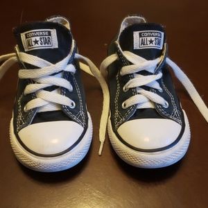 Toddler sz 8 Converse